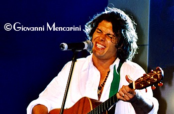 Il cantautore Gianluca Grignani Il cantautore Gianluca Grignani