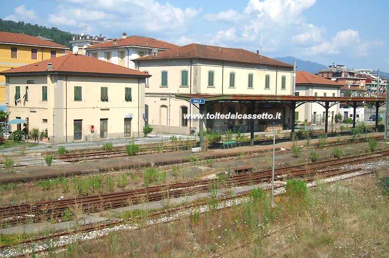 FERROVIA PONTREMOLESE - La dismessa stazione storica di Aulla che serviva anche la Ferrovia Aulla-Lucca