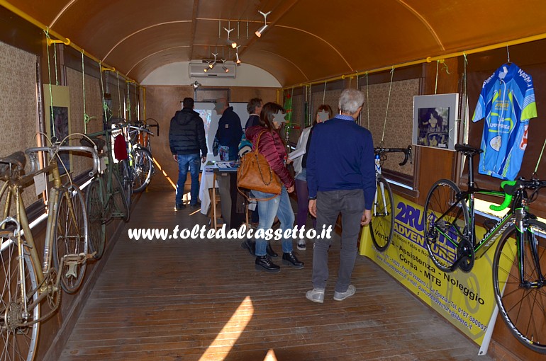 FONDAZIONE FS ITALIANE - Carrozza con esposizione di biciclette d'epoca