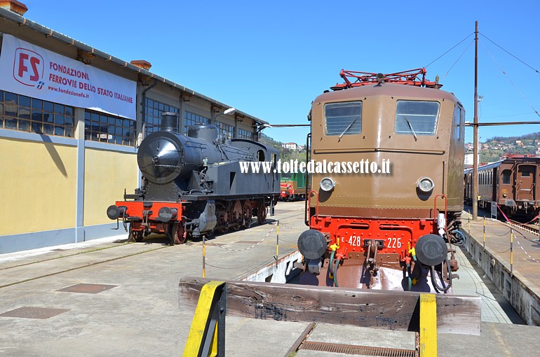 FONDAZIONE FS ITALIANE - Locomotiva elettrica E.428-226 nel deposito treni storici di La Spezia Migliarina