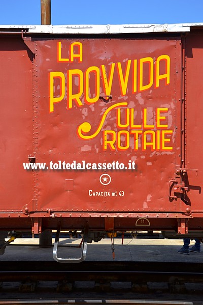 MUSEO TRENI STORICI DELLA SPEZIA (Porte Aperte del 25 Aprile 2018) - Carro trasporto derrate alimentari con la scritta "La Provvida sulle rotaie"