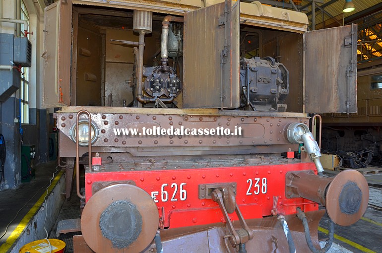 MUSEO TRENI STORICI DELLA SPEZIA (Porte Aperte del 25 Aprile 2018) - Fase di restauro della locomotiva elettrica E.626-238