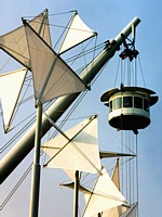 GENOVA - Il Bigo di Renzo Piano, ascensore panoramico del Porto Antico / ( Giovanni Mencarini)