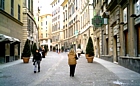 GENOVA - Via Cairoli, una delle pi eleganti della citt, mette in comunicazione Largo della Zecca con Piazza della Meridiana e il cuore del centro storico genovese