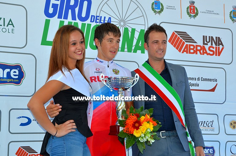 GIRO DELLA LUNIGIANA 2016 (Bocca di Magra) - Il russo Evgenii Kazanov premiato dopo la vittoria nella prima tappa