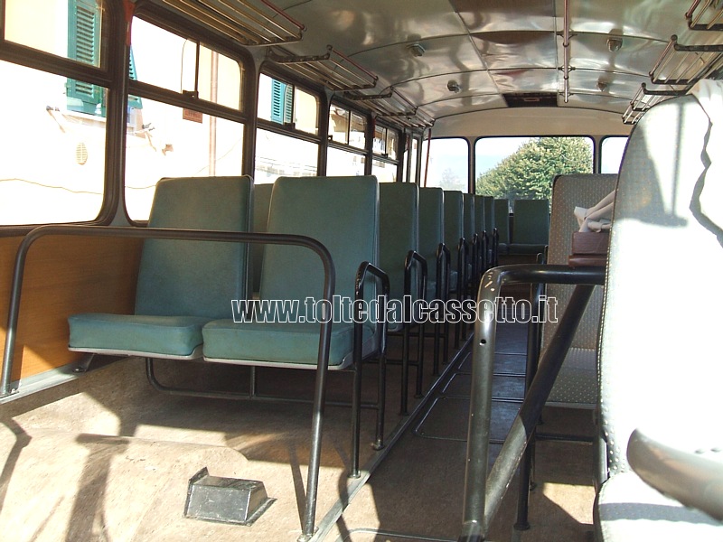 Posti a sedere di autobus FIAT per viaggi turistici
