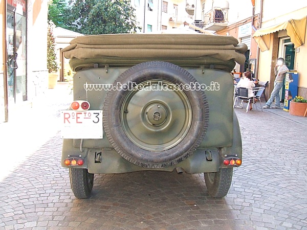 Posteriore con ruota di scorta di autovettura militare FIAT 508 CM 1100 Balilla Torpedo Coloniale