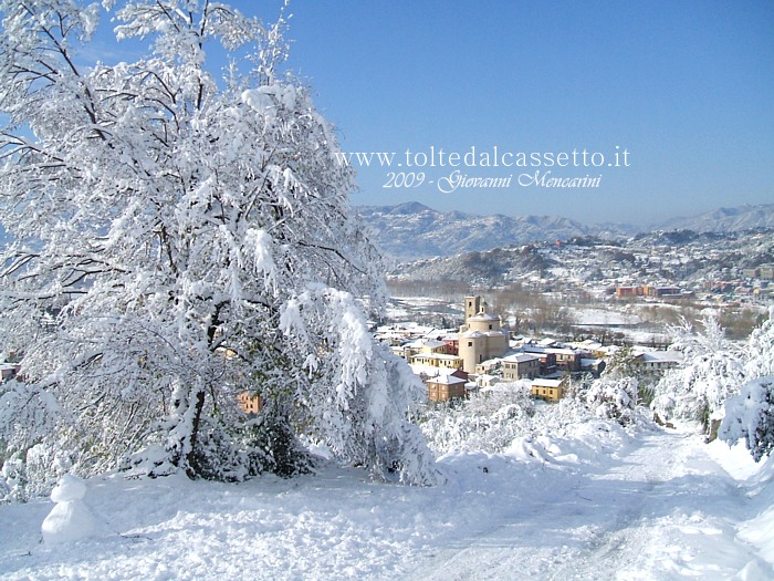 SANTO STEFANO DI MAGRA - Paesaggio collinare imbiancato da una copiosa nevicata (Via Brigate Alpine)