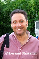 Il geologo Mario Tozzi  dal 1999 Primo Ricercatore del CNR. Dal 1996 si occupa di divulgazione delle scienze geologiche, naturali e ambientali attraverso i mezzi di diffusione radiotelevisiva