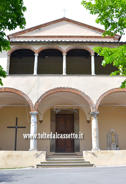 CAMAIORE - L'Ospedale di San Lazzaro. La cappella cinquecentesca fu edificata laddove dal 1347  documentata la presenza di un lebbrosario