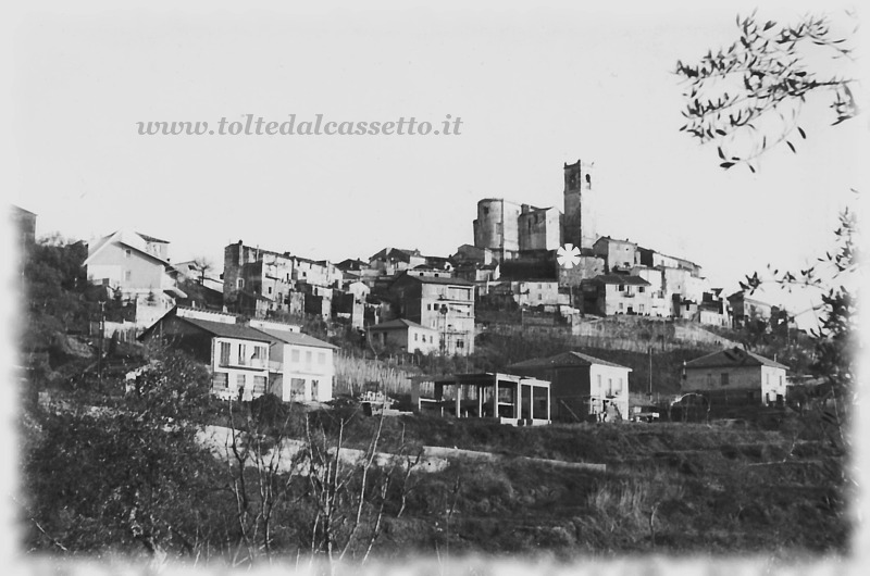 PONZANO SUPERIORE - Panorama del borgo in una foto d'epoca