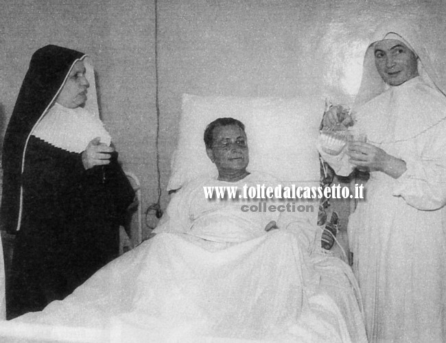 Il leader comunista Palmiro Togliatti assistito in ospedale dopo l'attentato del luglio 1948