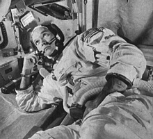 Missione APOLLO 11 - Mike Collins non  sceso sulla Luna ma  rimasto alla guida del modulo di comando "Columbia"