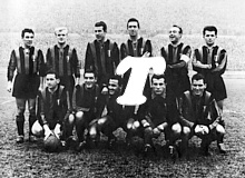 La formazione dell'Inter 1953-'54 che si aggiudic il suo 7 scudetto tricolore